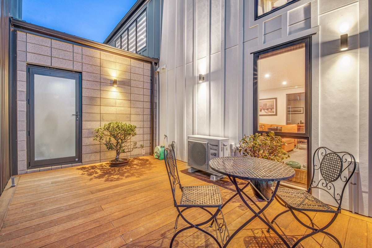42 Arran Point Parade, Orewa, Orewa - Carousel 2