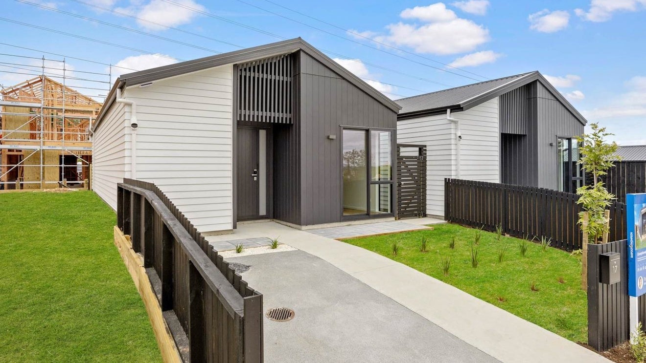 17 Paretao Street, Massey, Auckland - Carousel 1