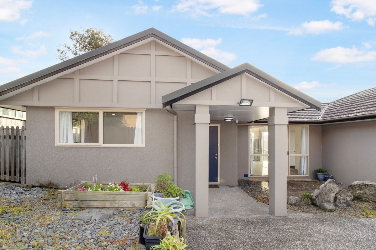 232A Te Atatu Road, Te Atatu South, Auckland - Carousel 2