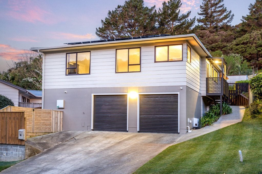 76 Omapere Street, Whitby, Porirua - Carousel 1
