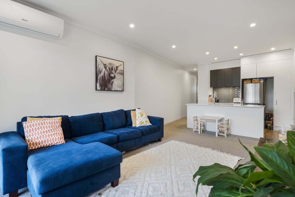 2/1 Genevieve Lane, Hobsonville, Auckland - Carousel 1