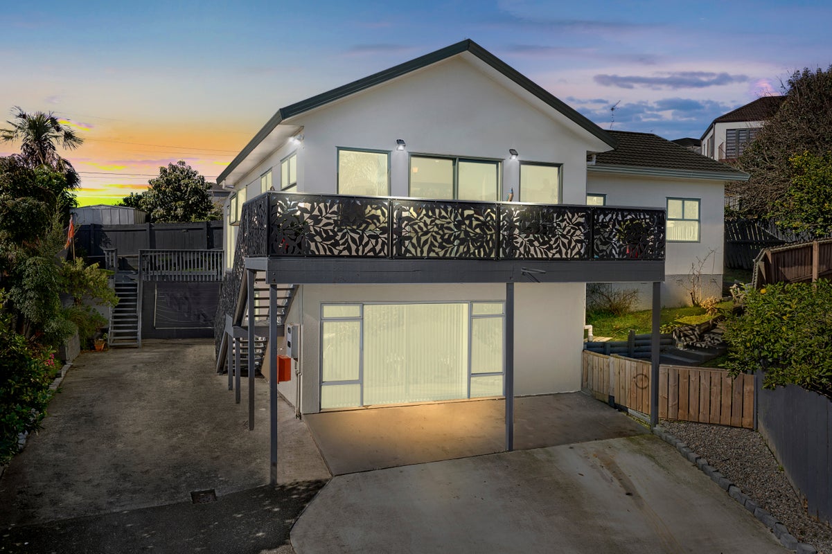 14 Lowburn Place, Clover Park, Auckland - Carousel 1
