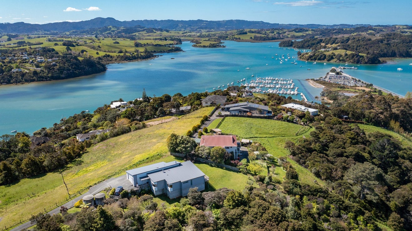 35 Brick Bay Drive, Sandspit, Warkworth - Carousel 1