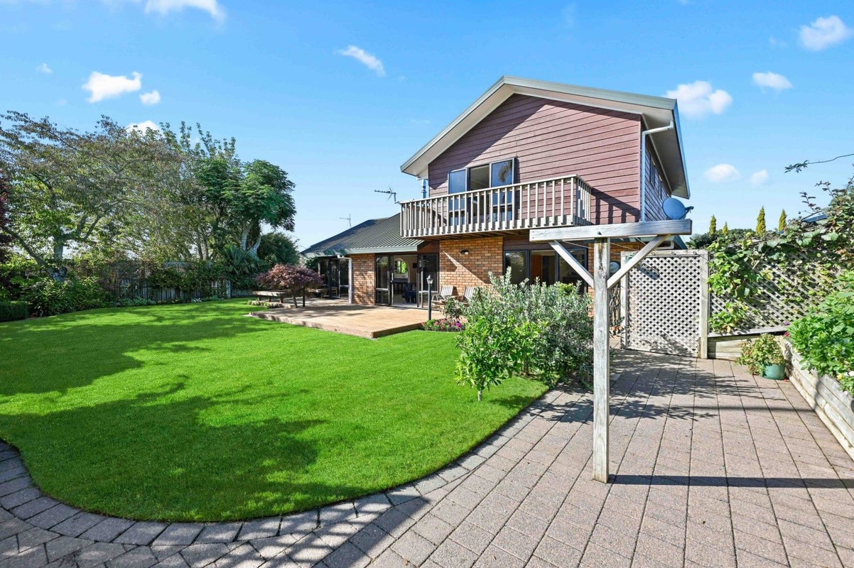 78 Sunnyhills Avenue, Glenview, Hamilton - Carousel 24