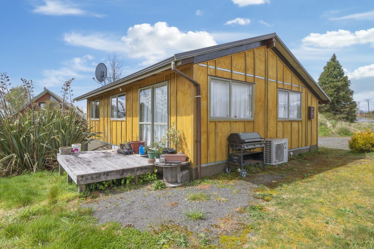 30 Millar Street, Waimarino, National Park - Carousel 15
