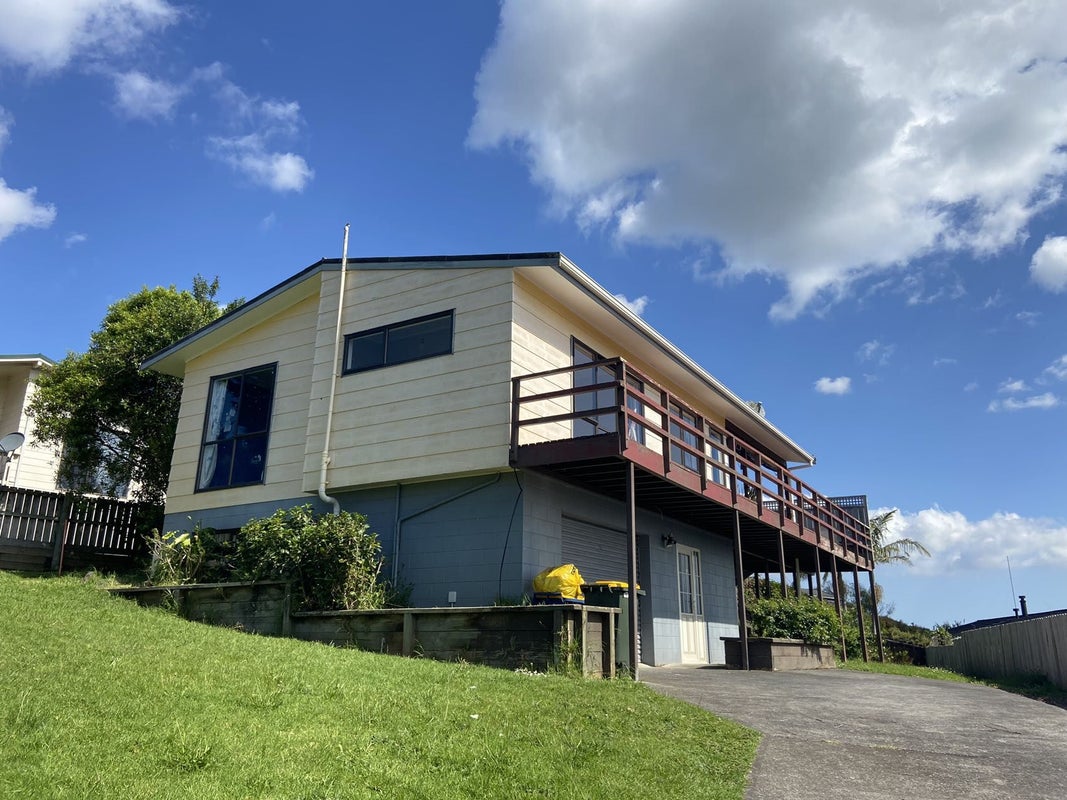 42 Pemberton Avenue, Bayview, Auckland - Carousel 2