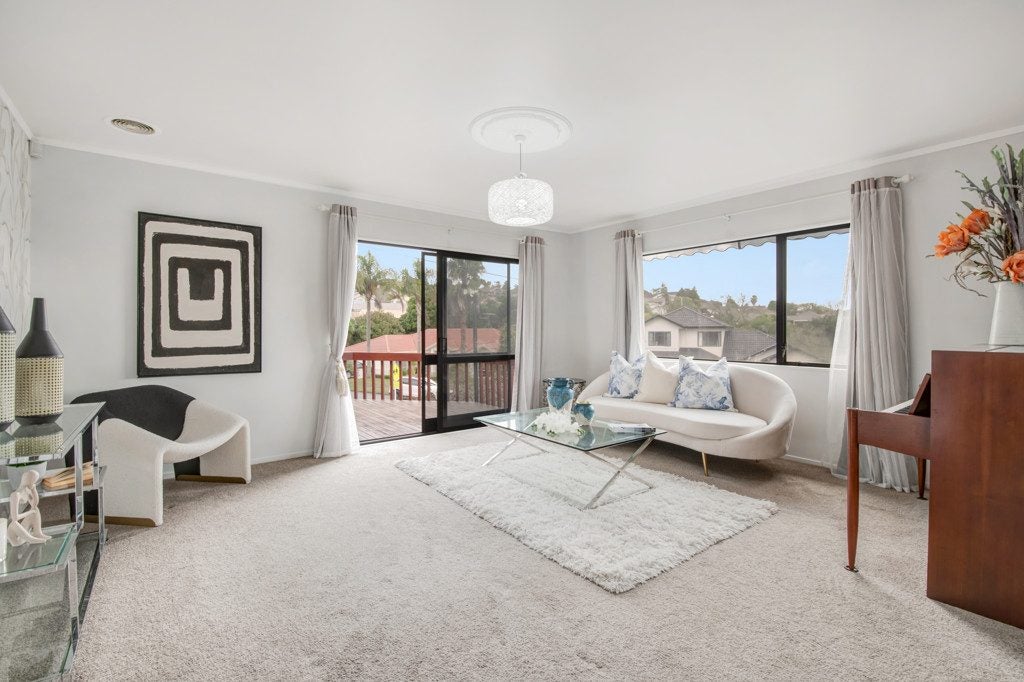 2 Westminster Gardens, Unsworth Heights, Auckland - Carousel 2