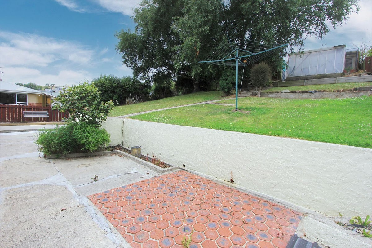16 Roy Crescent, Concord, Dunedin - Carousel 16