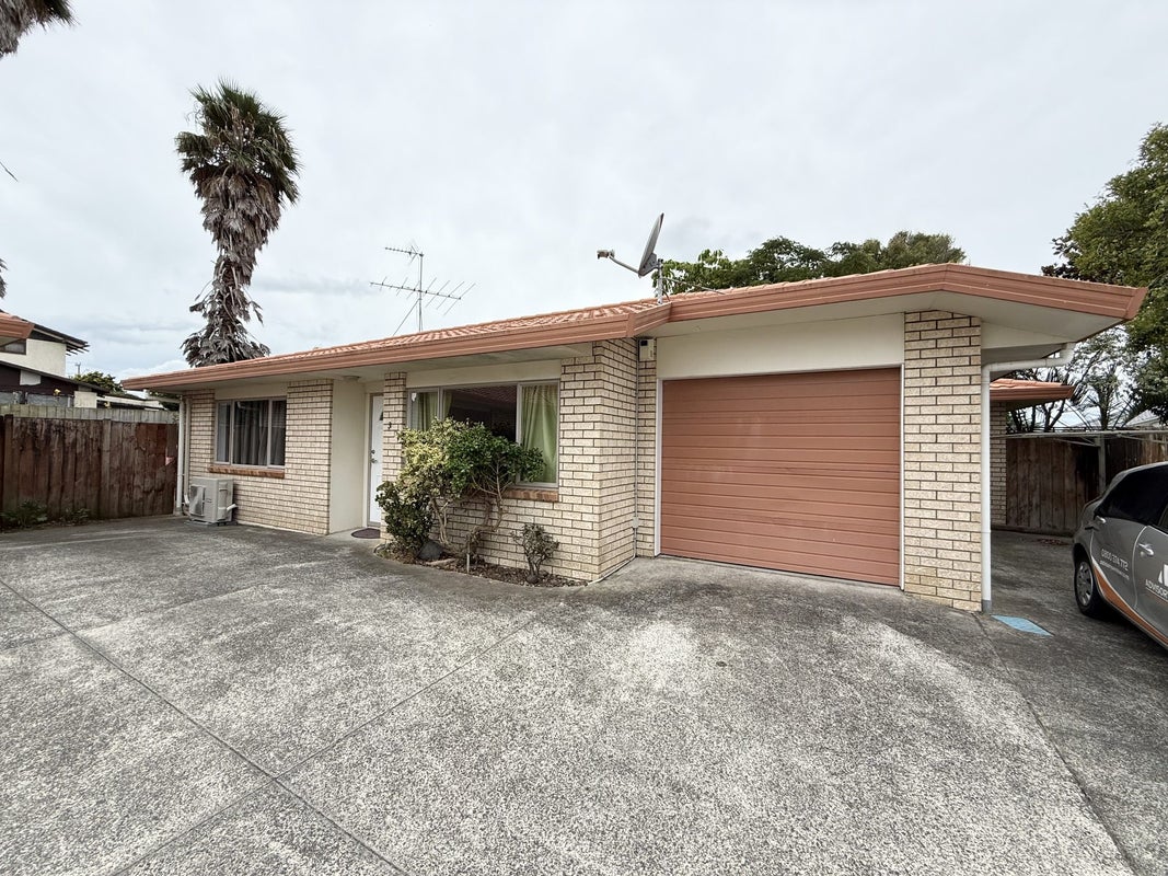 3/16 Miller Road, Mangere Bridge, Auckland - Carousel 1
