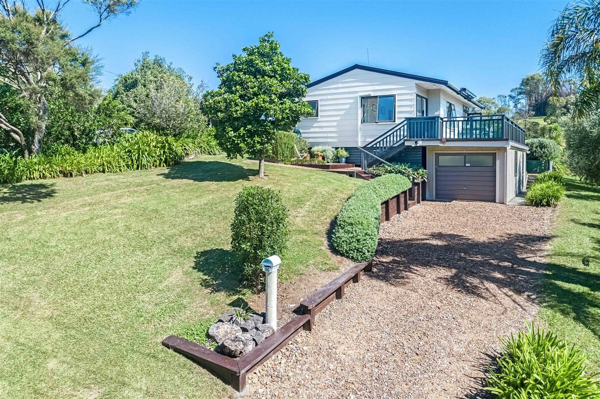 16 Trig Hill Road, Onetangi, Waiheke Island - Carousel 2