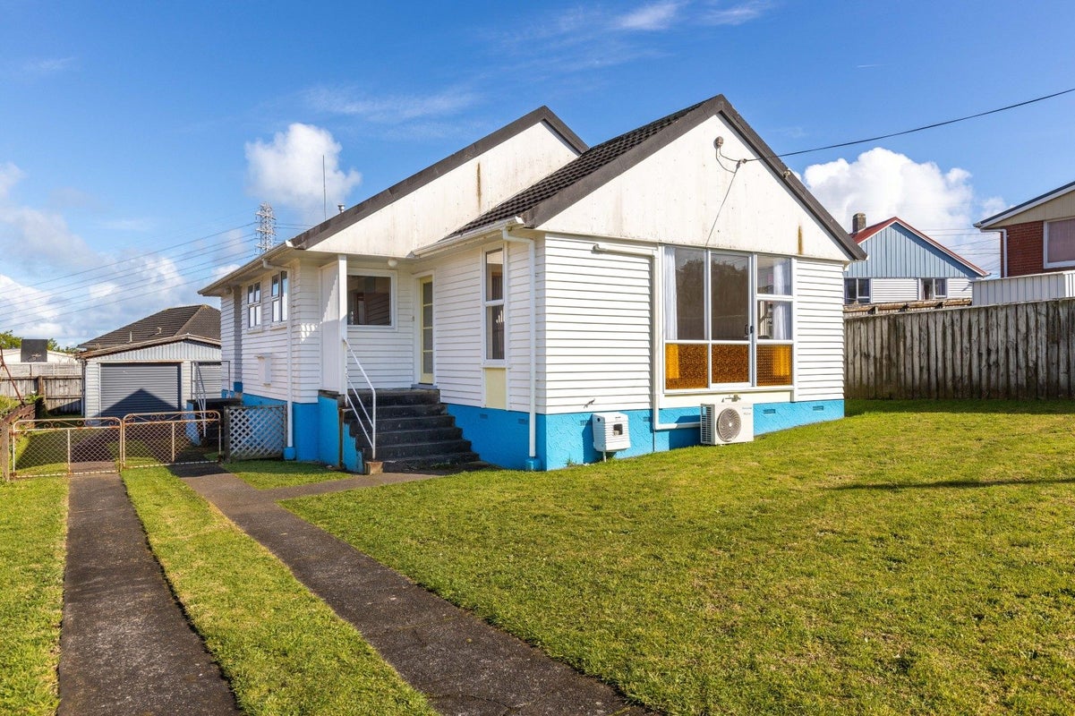 4 Tumai Street, Spotswood, New Plymouth - Carousel 1
