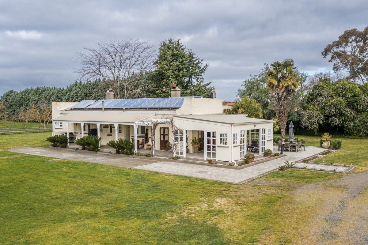 1717 Maraekakaho Road, Bridge Pa, Hastings - Carousel 36
