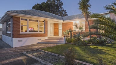 62 Willoughby Avenue, Howick, Auckland - Carousel 1