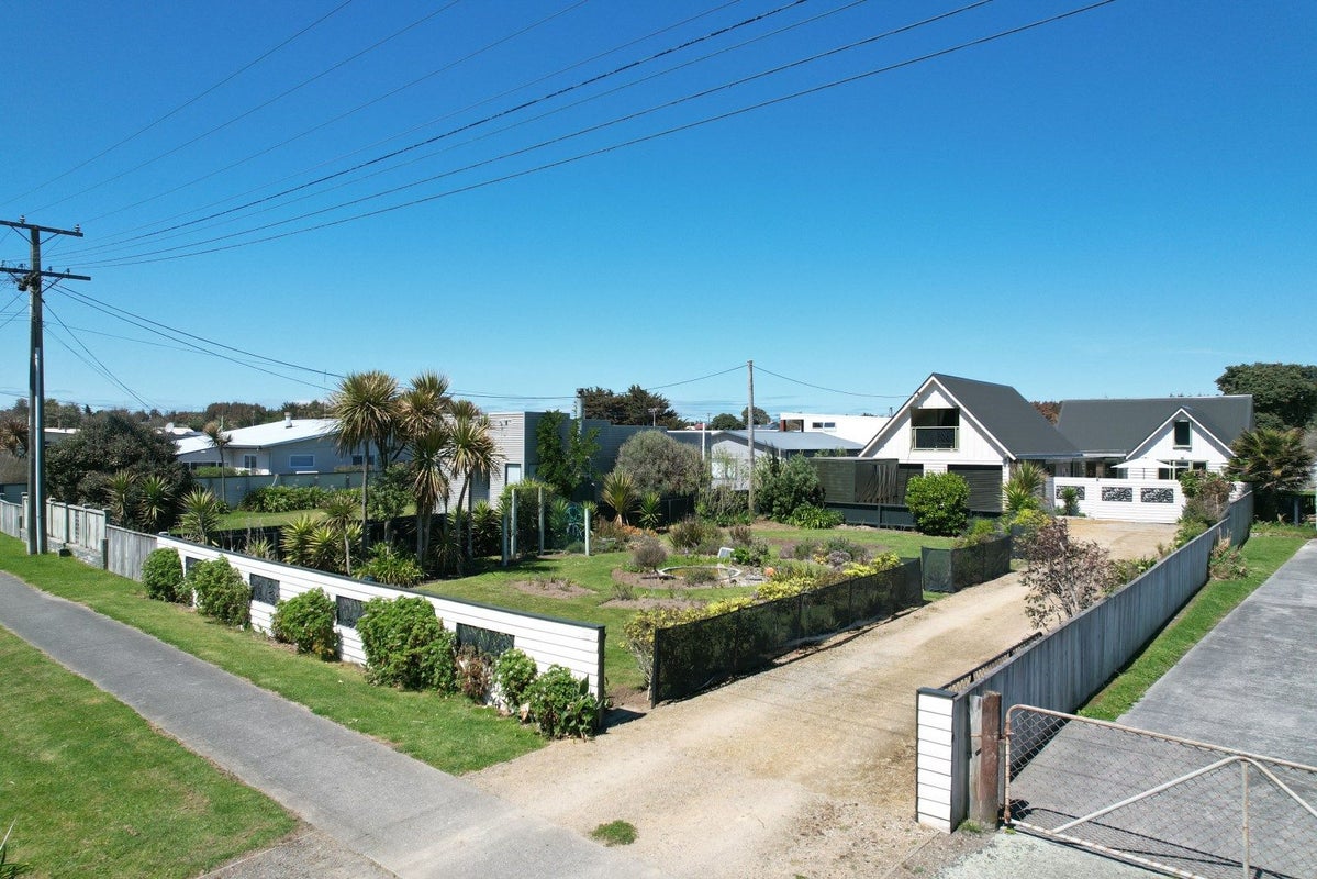 41 Koputara Road, Himatangi Beach, Foxton - Carousel 21
