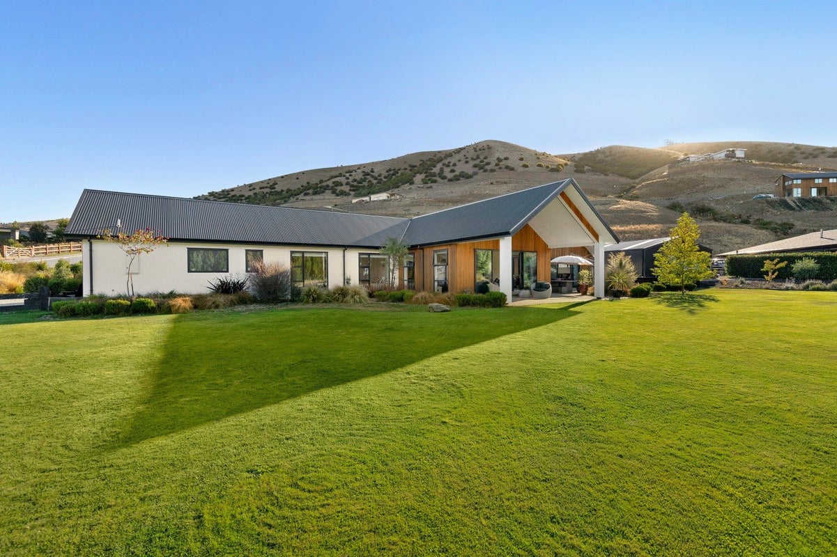 2 Turner Terrace, Lowburn, Cromwell - Carousel 2