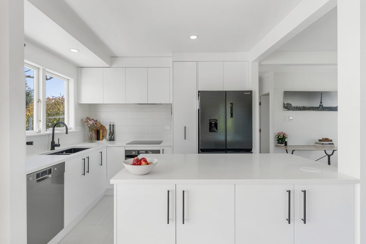 40 Fairclough Road, Beach Haven, Auckland - Carousel 2