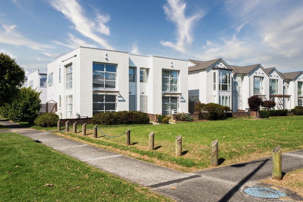 47 Hollowout Street, Takanini, Auckland - Carousel 7