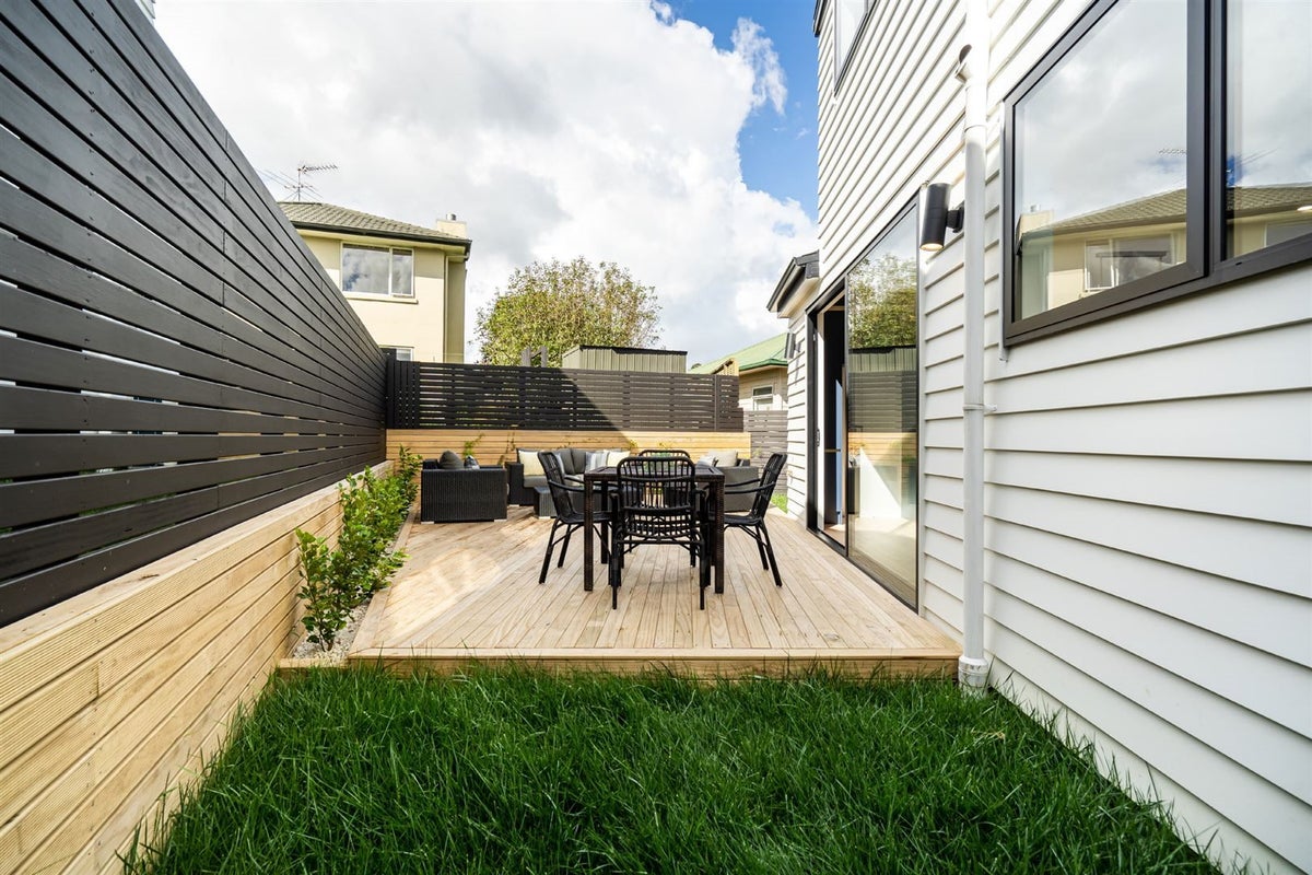 5/5 Lemon Grove Lane, Greenhithe, Auckland - Carousel 26