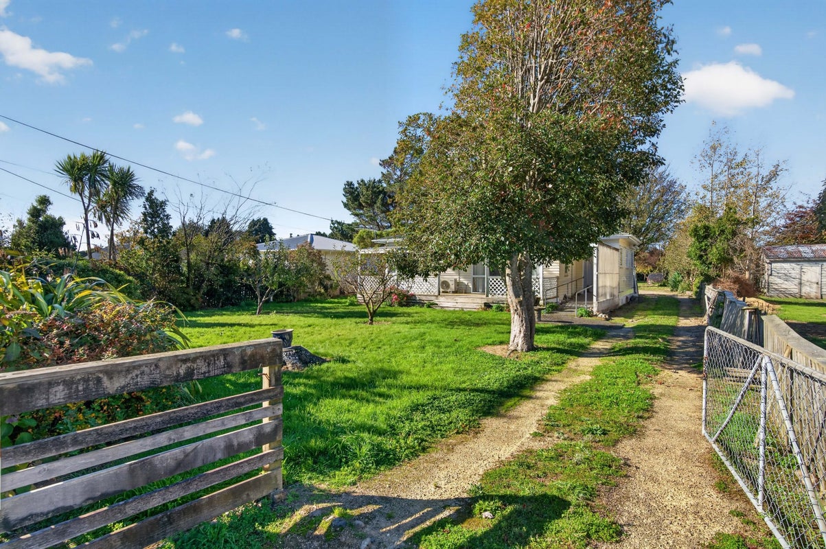 21 Stanly Street, Eketahuna - Carousel 27