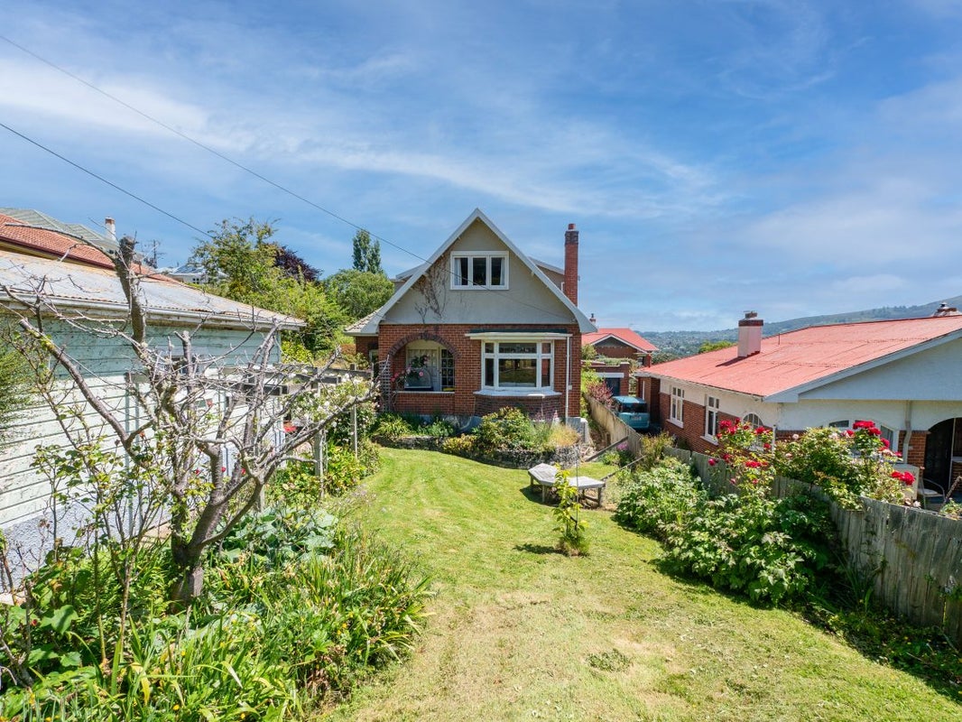 6 McGregor Street, Opoho, Dunedin - Carousel 1