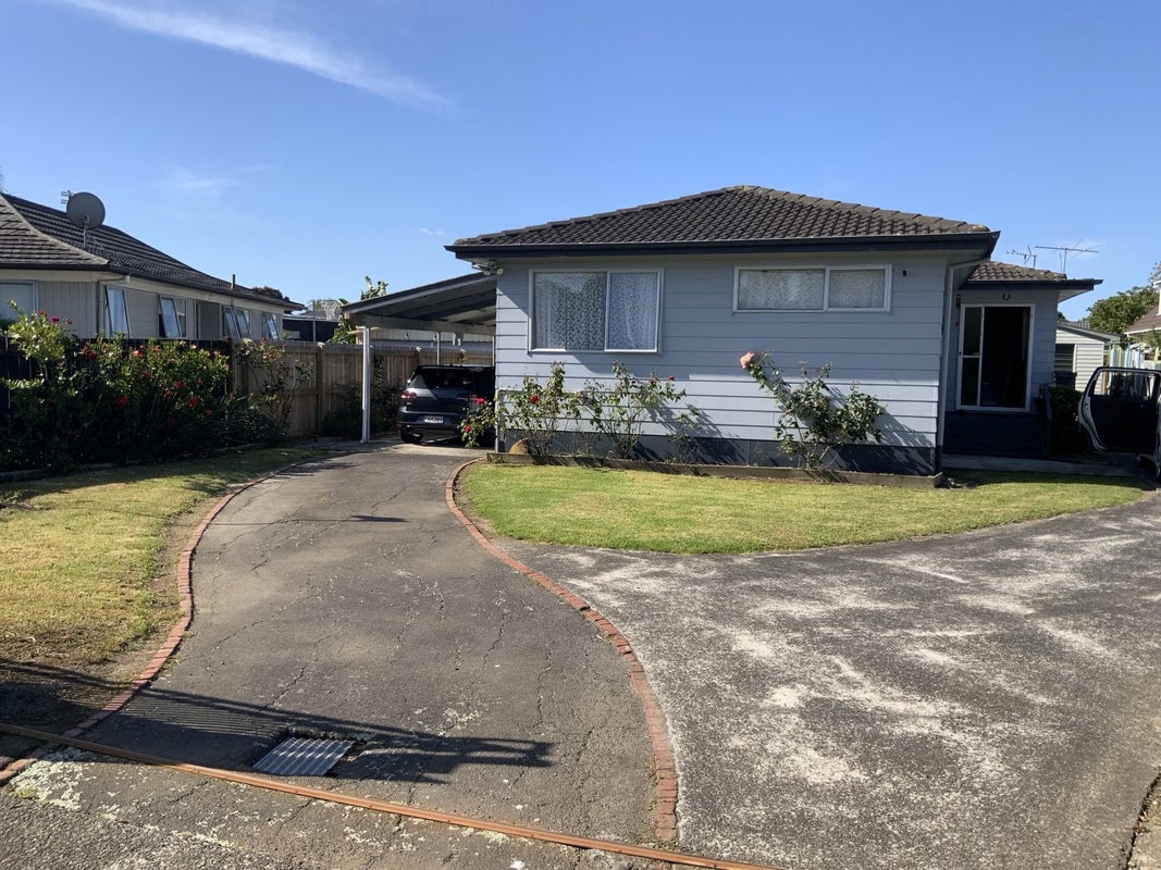 12 Adel Place, Weymouth, Auckland - Carousel 2