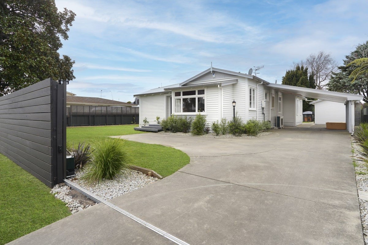 304 Fenwick Street, Mayfair, Hastings - Carousel 1
