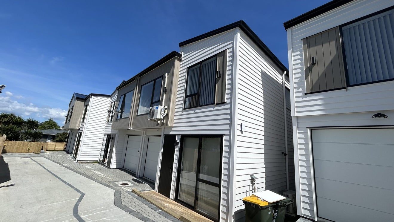 3/59 Howe Street, Howick, Auckland - Carousel 2