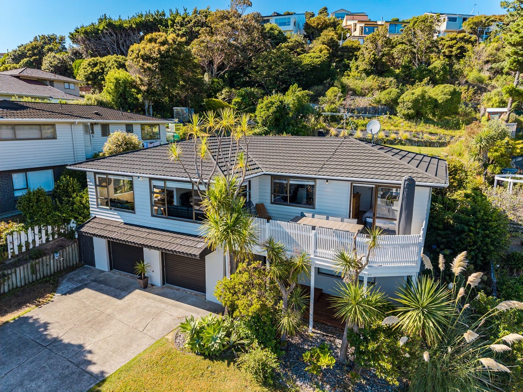 12 Bosun Terrace, Whitby, Porirua - Carousel 38