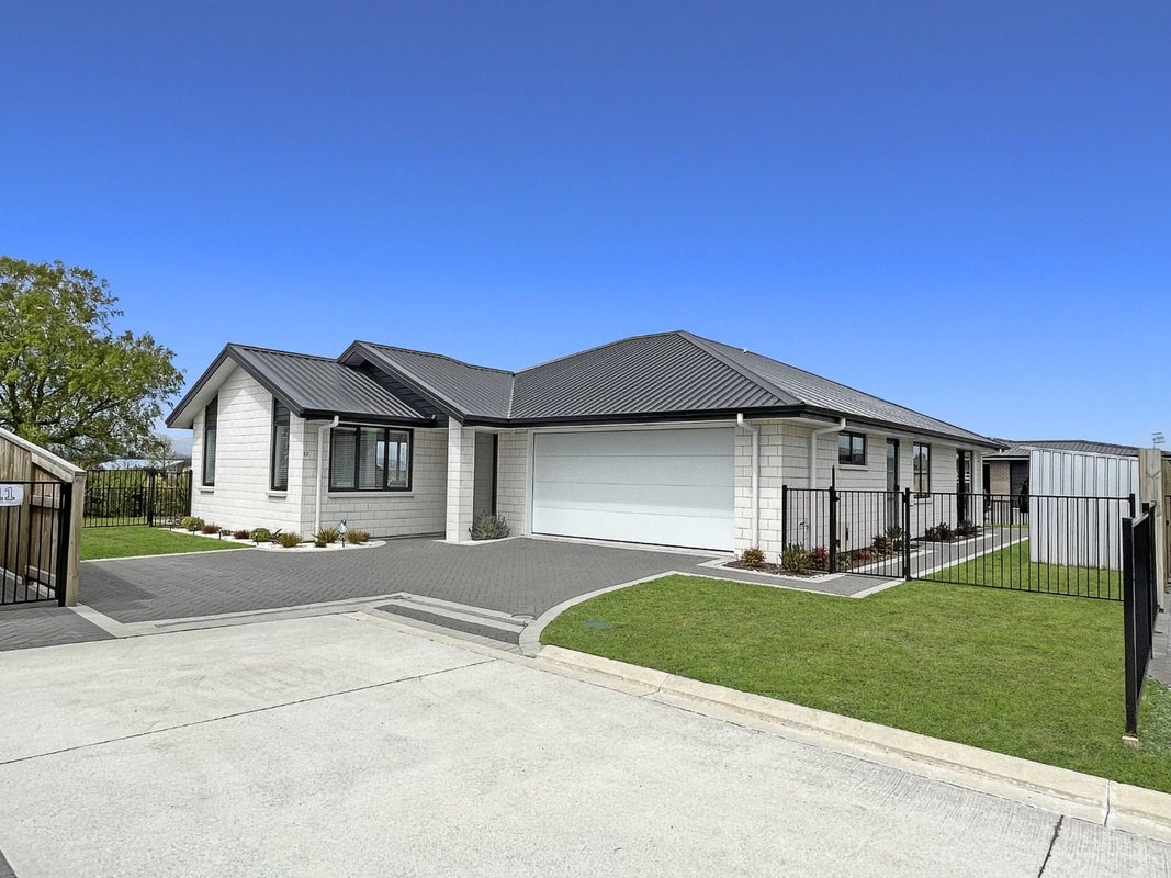 13 St Pats Grove, Nukuhau, Taupo - Carousel 1