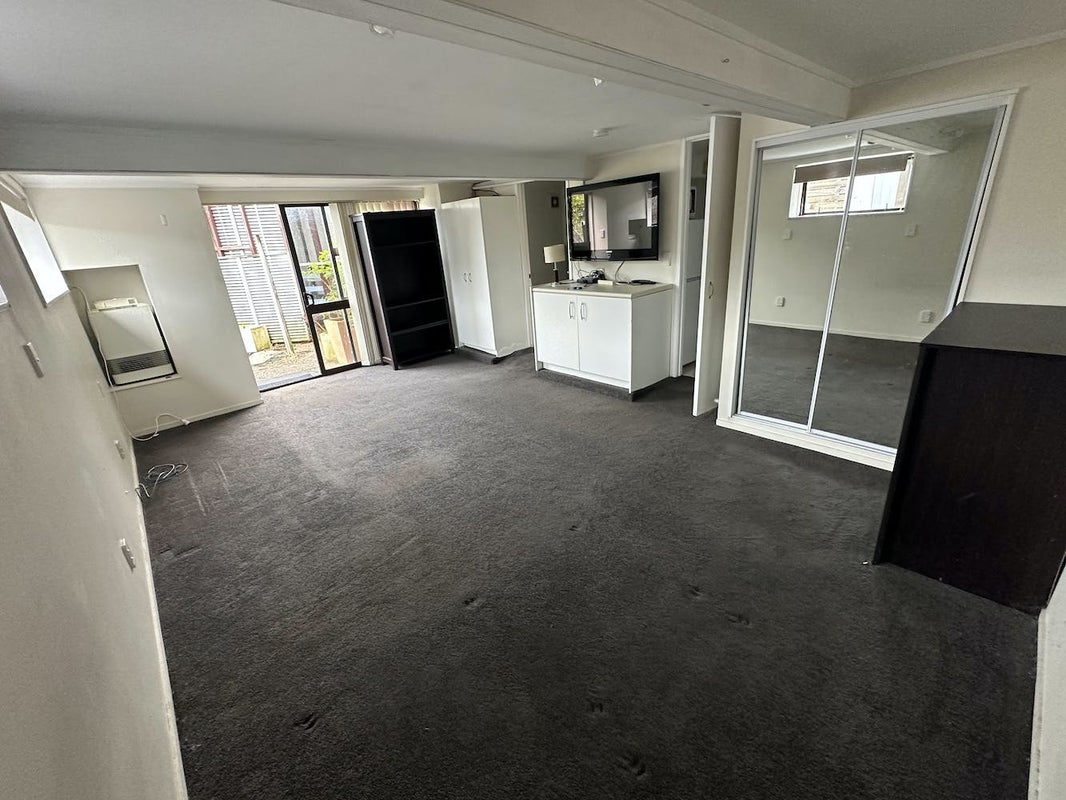 58 Strong Street, Saint Johns, Auckland - Carousel 1