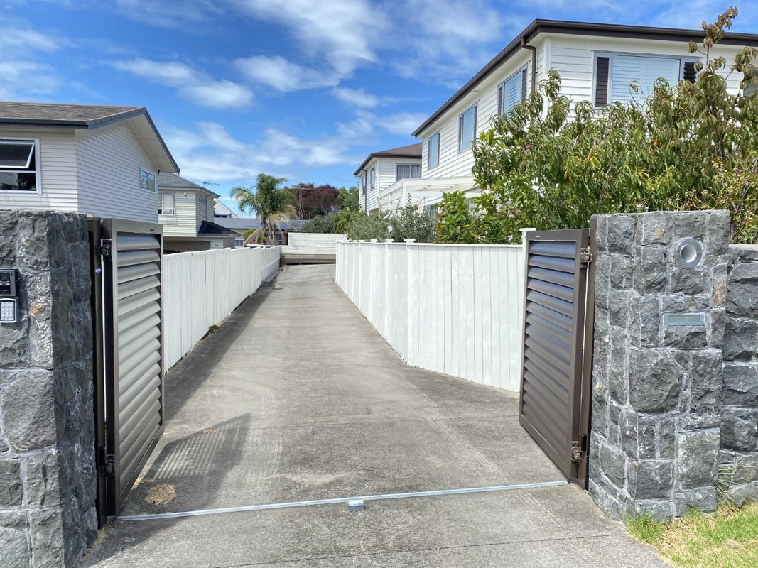 3A Livingstone Street, Milford, Auckland - Carousel 2