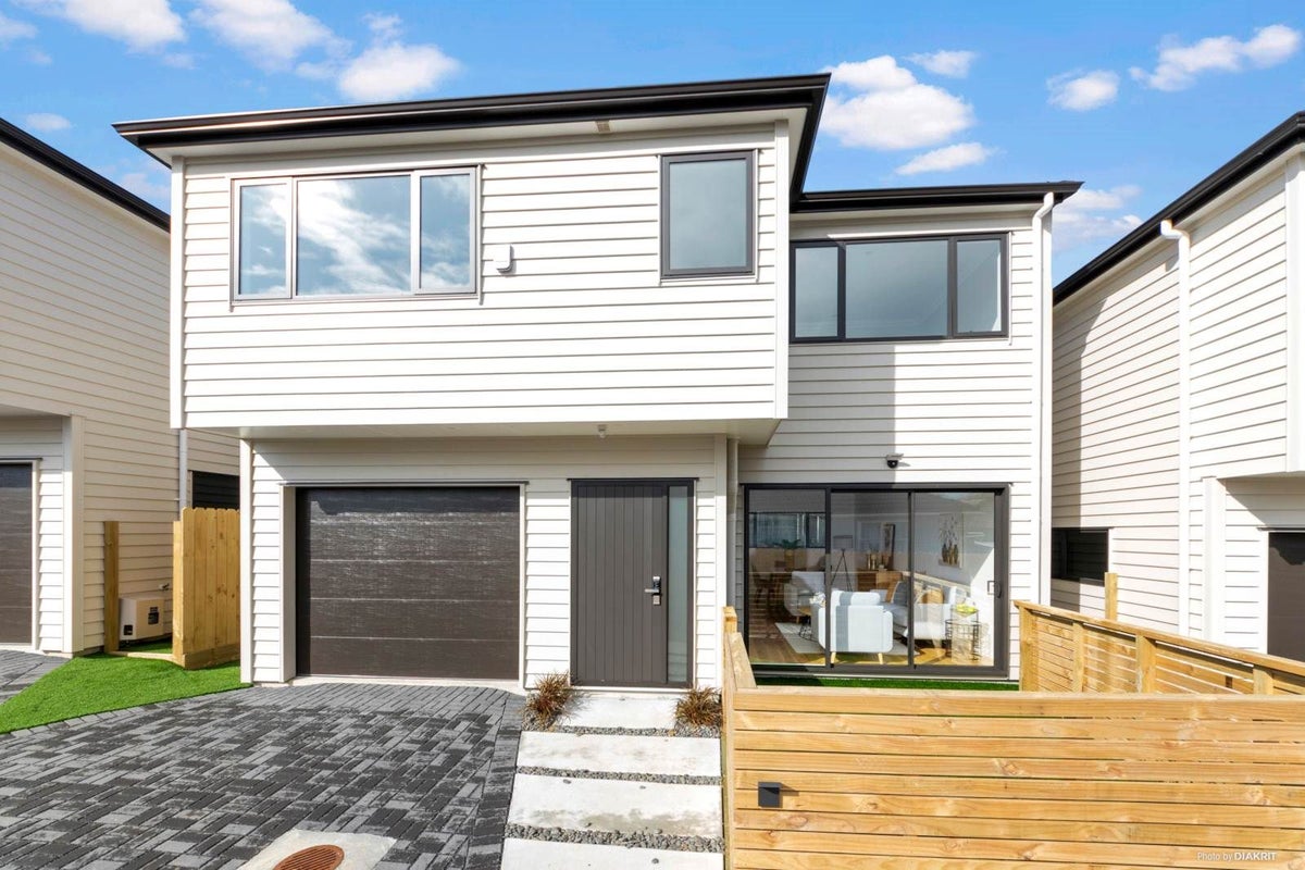 138C Moore Street, Howick, Auckland - Carousel 1