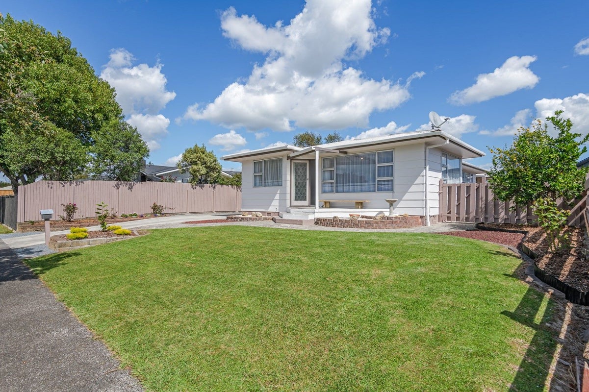 20 Dunk Place, Milson, Palmerston North - Carousel 1
