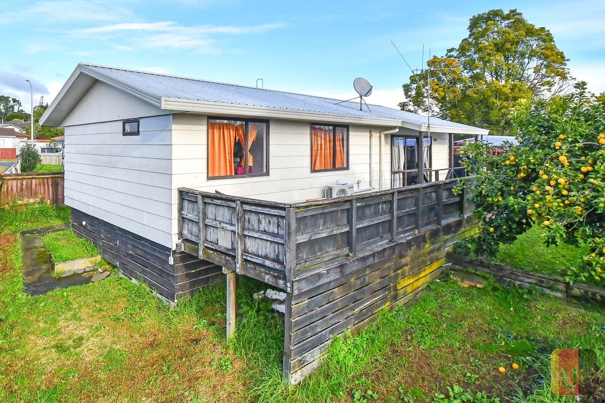 2/67 Redcrest avenue, Red Hill, Papakura - Carousel 9