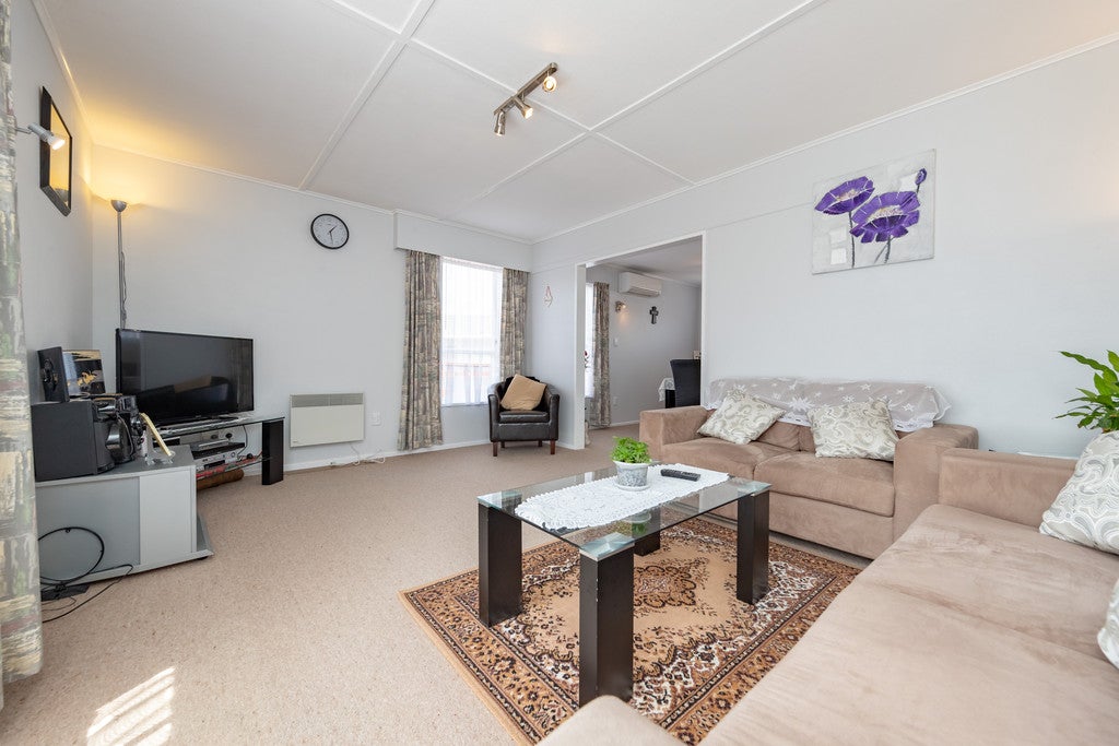19 Kaponga Street, Wainuiomata, Lower Hutt - Carousel 2
