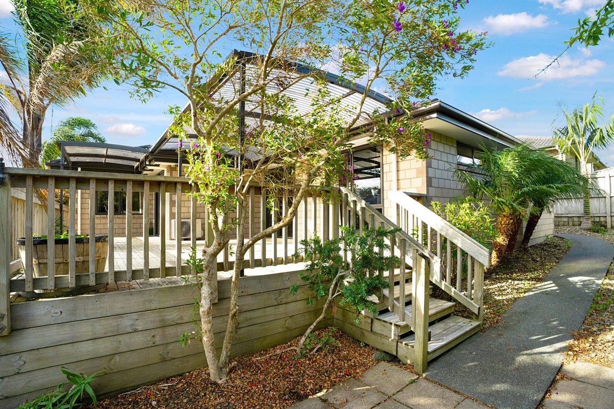 22 Jezero Drive, Massey, Auckland - Carousel 12