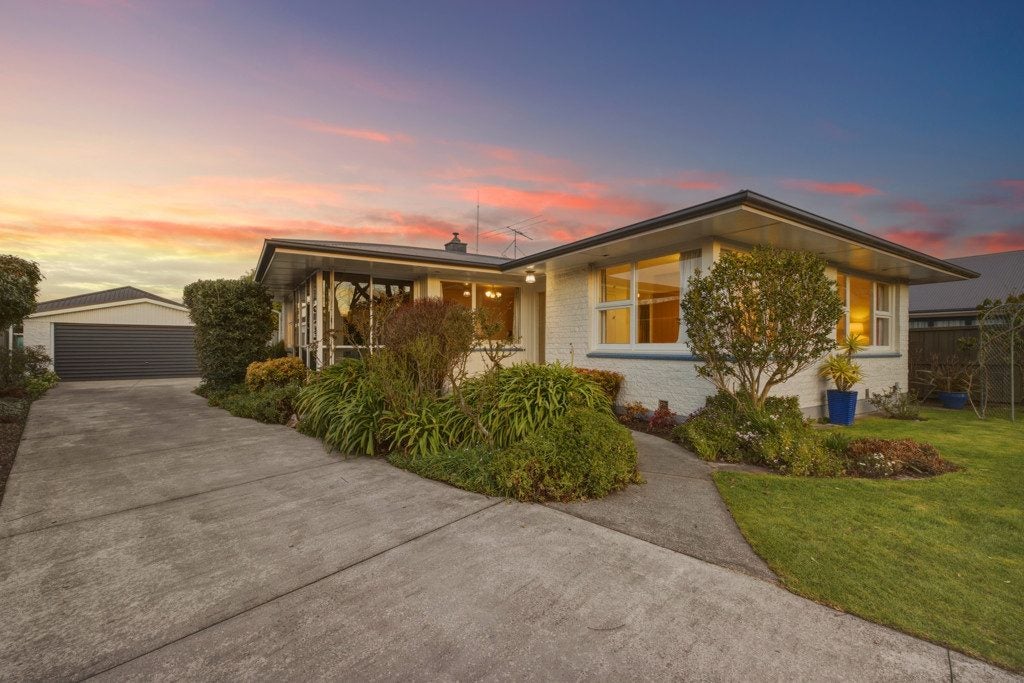 20 Ramore Place, Redwood, Christchurch - Carousel 1