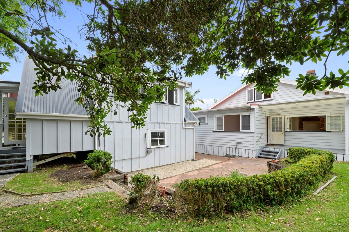 3 Sinclair Street, Devonport, Auckland - Carousel 1