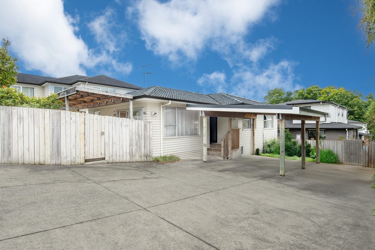 27 Normanton Street, Glenfield, Auckland - Carousel 1
