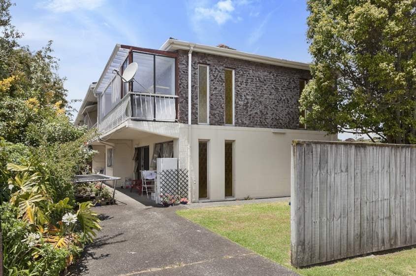6/773 Beach Road, Browns Bay, Auckland - Carousel 1