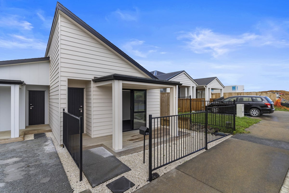 6B Cronshaw Road, Karaka, Papakura - Carousel 1