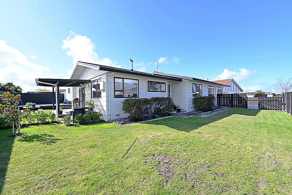 16 Lanark Crescent, Tamatea, Napier - Carousel 1