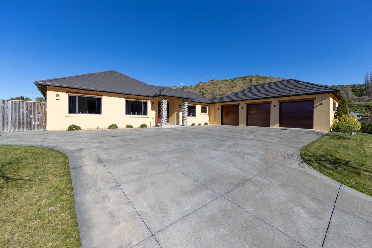 12 Oak Place, Poraiti, Napier - Carousel 29