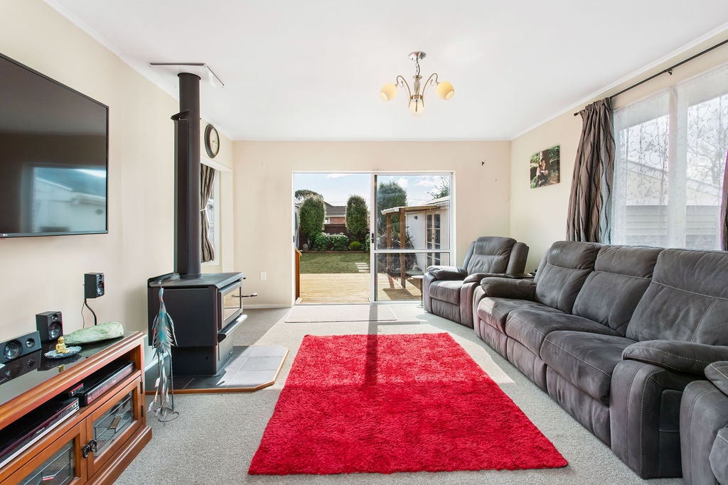 39 Sandown Crescent, Aranui, Christchurch - Carousel 2