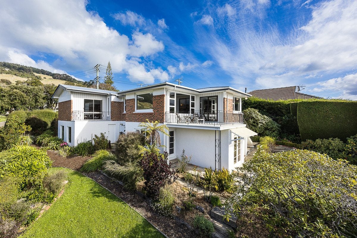 57 Marion Street, Macandrew Bay, Dunedin - Carousel 1