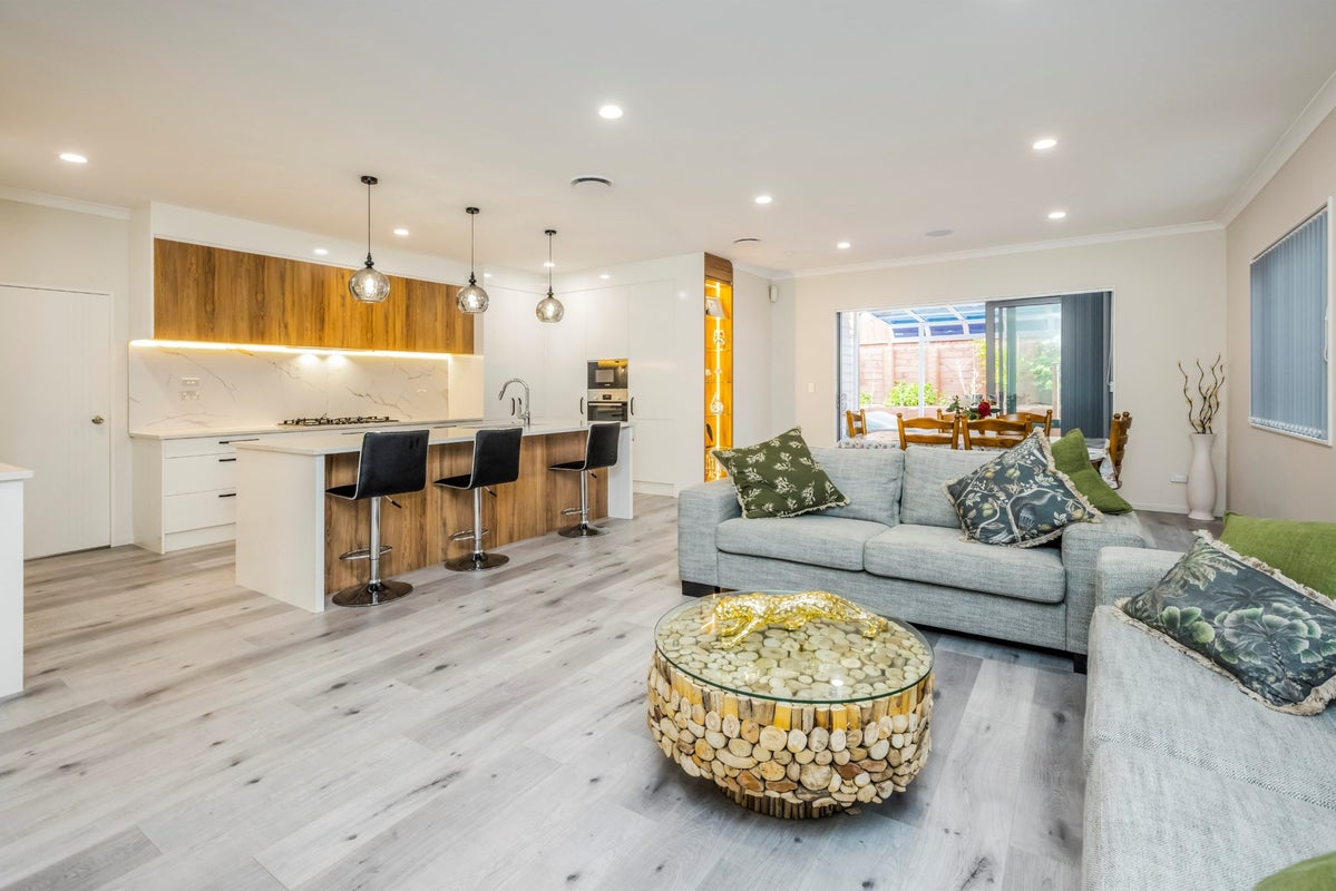 95 Tir Conaill Avenue, Flat Bush, Auckland - Carousel 2