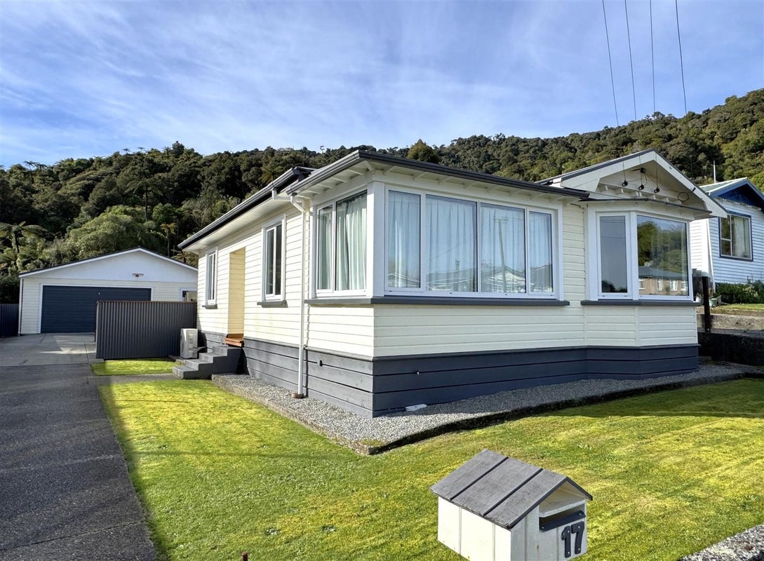 17 Ashmore Avenue, Cobden, Greymouth - Carousel 1