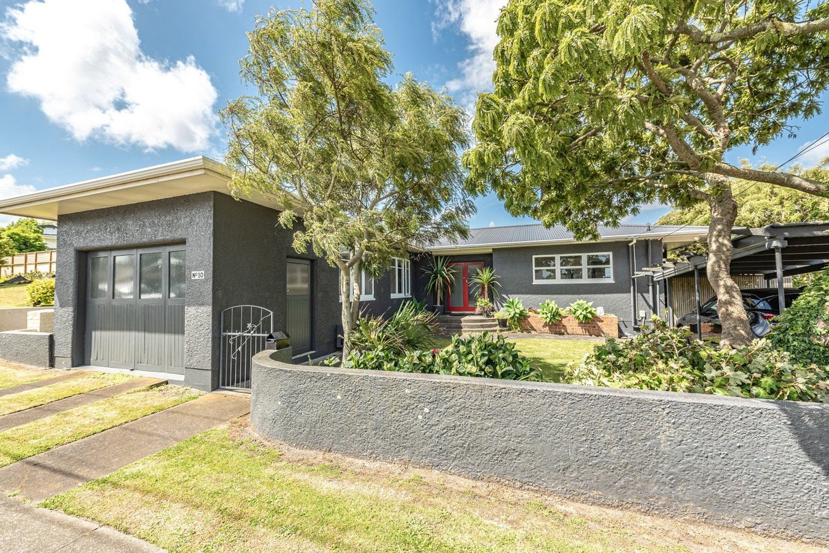 10 Great North Road, Saint Johns Hill, Whanganui - Carousel 1