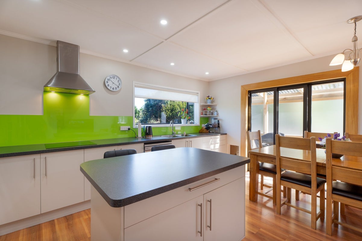 19 Jillett Street, Titahi Bay, Porirua - Carousel 2
