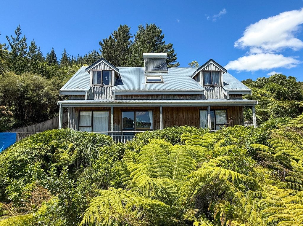 76 Moeraki Road, Maoribank, Upper Hutt - Carousel 1